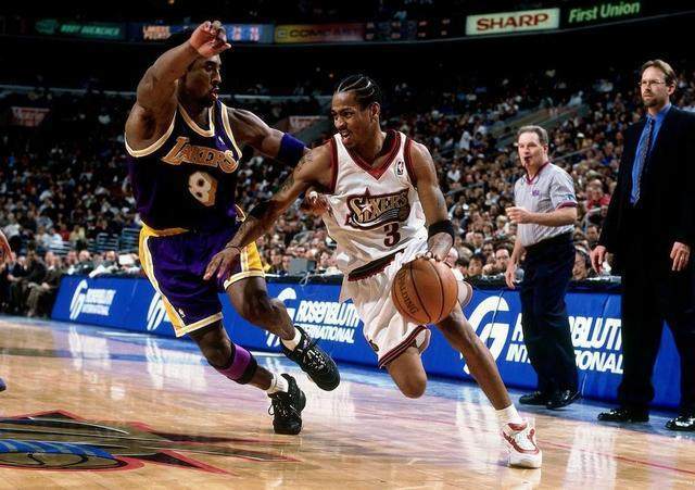 曼联平局再显不稳定，马兹拉维怒斥错失良机（曼联再遭平局暴露起伏，马兹拉维痛斥浪费良机）