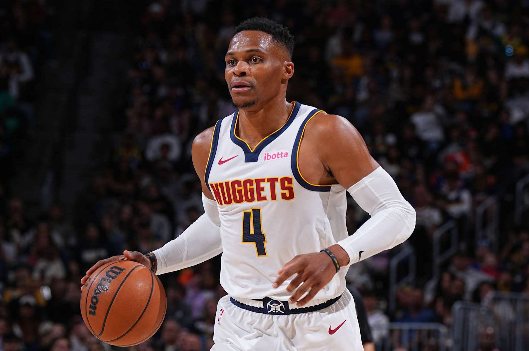 篮球勇士主帅调整防守策略效果明显（勇士主帅调整防守策略成效显著）