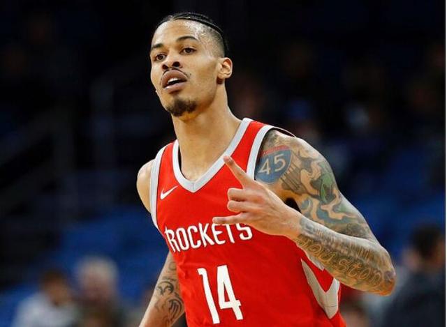 莱切vs比萨：卡马尔达、索蒂尔首发，阿金桑米罗、埃贝彻尔出战（莱切对阵比萨：卡马尔达、索蒂尔先发，阿金桑米罗与埃贝彻尔登场）