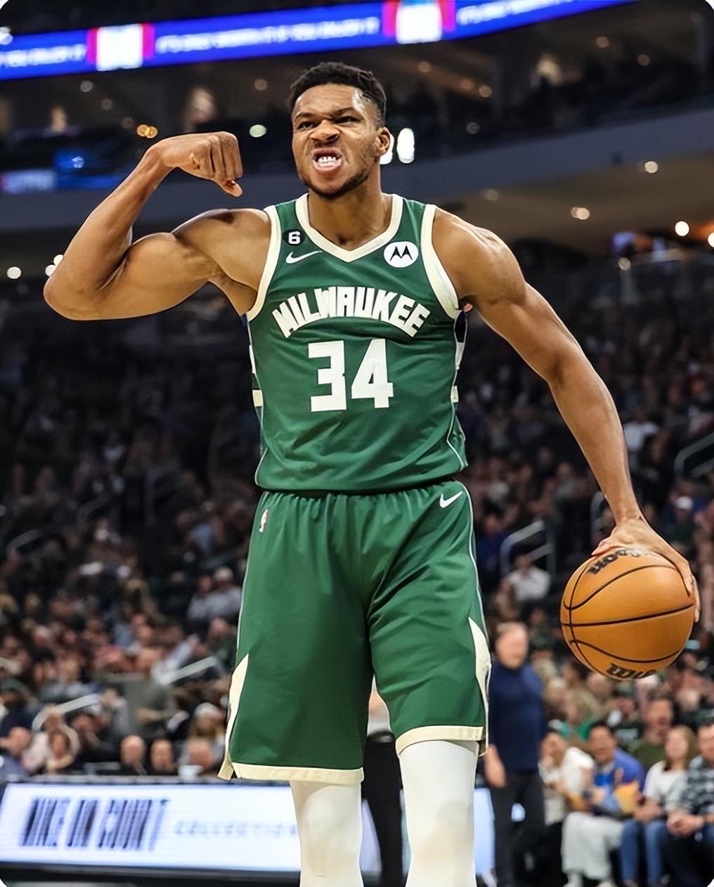 卡佩罗：卡拉菲奥里很像拉莫斯，我希望看到他在国家队踢后腰（卡佩罗称卡拉菲奥里神似拉莫斯，期待其在国家队改打后腰）