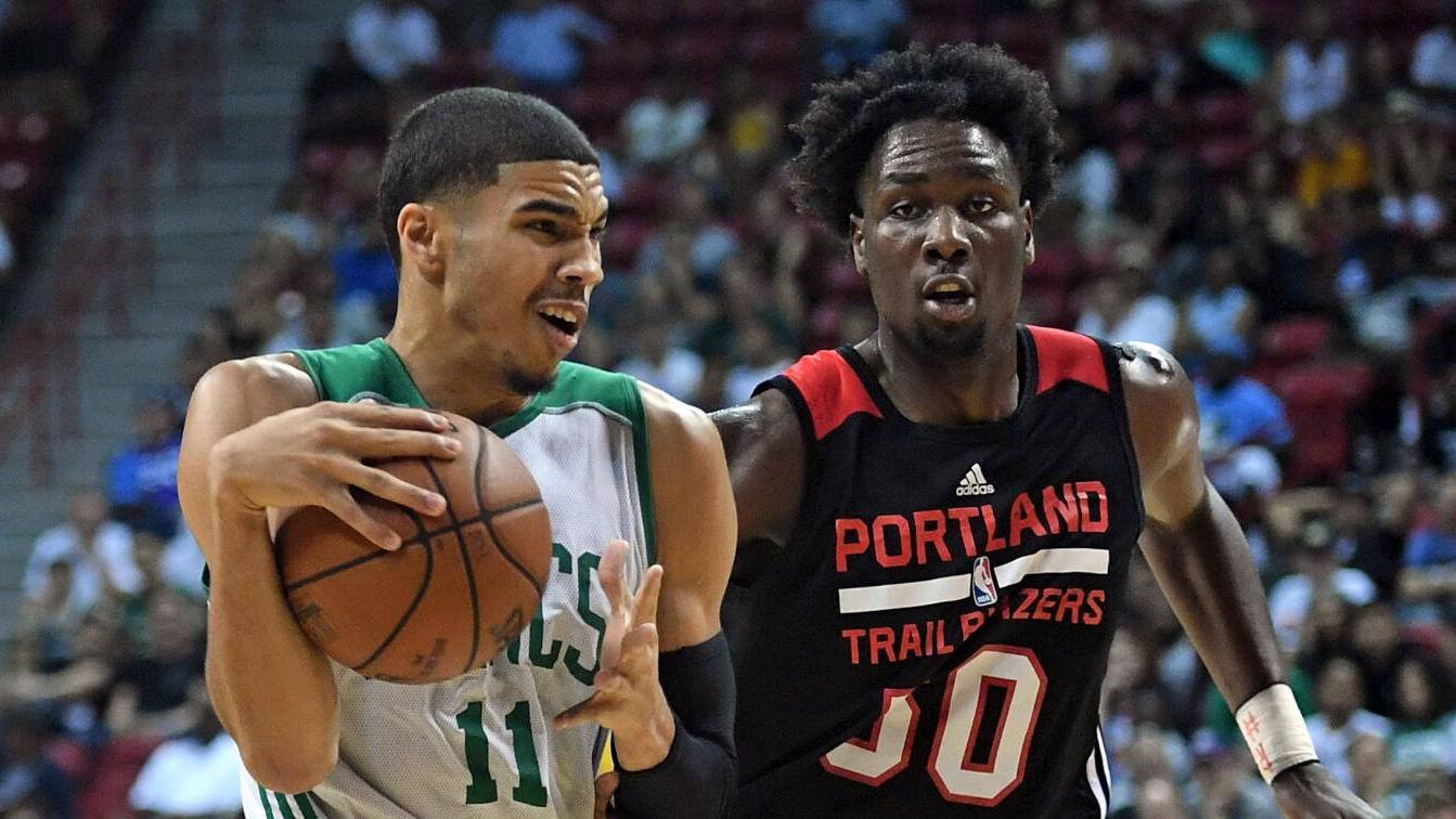 王晓龙：在西班牙踢球竞争很大，缺乏学习和社交能力会很困难（王晓龙：西班牙赛场竞争激烈，学习与社交欠缺将难以立足）