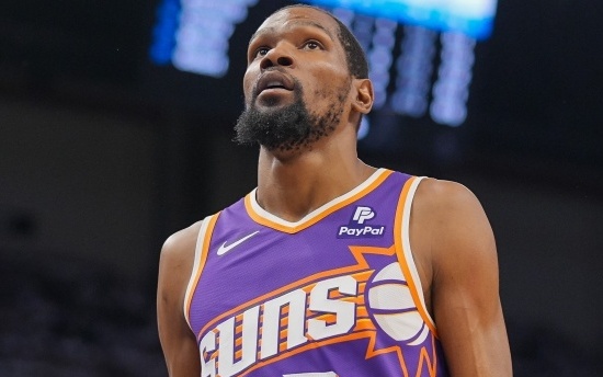 西甲：巴萨锋线爆发 3-0击败塞尔塔（西甲：巴萨锋线火力全开 3-0完胜塞尔塔）