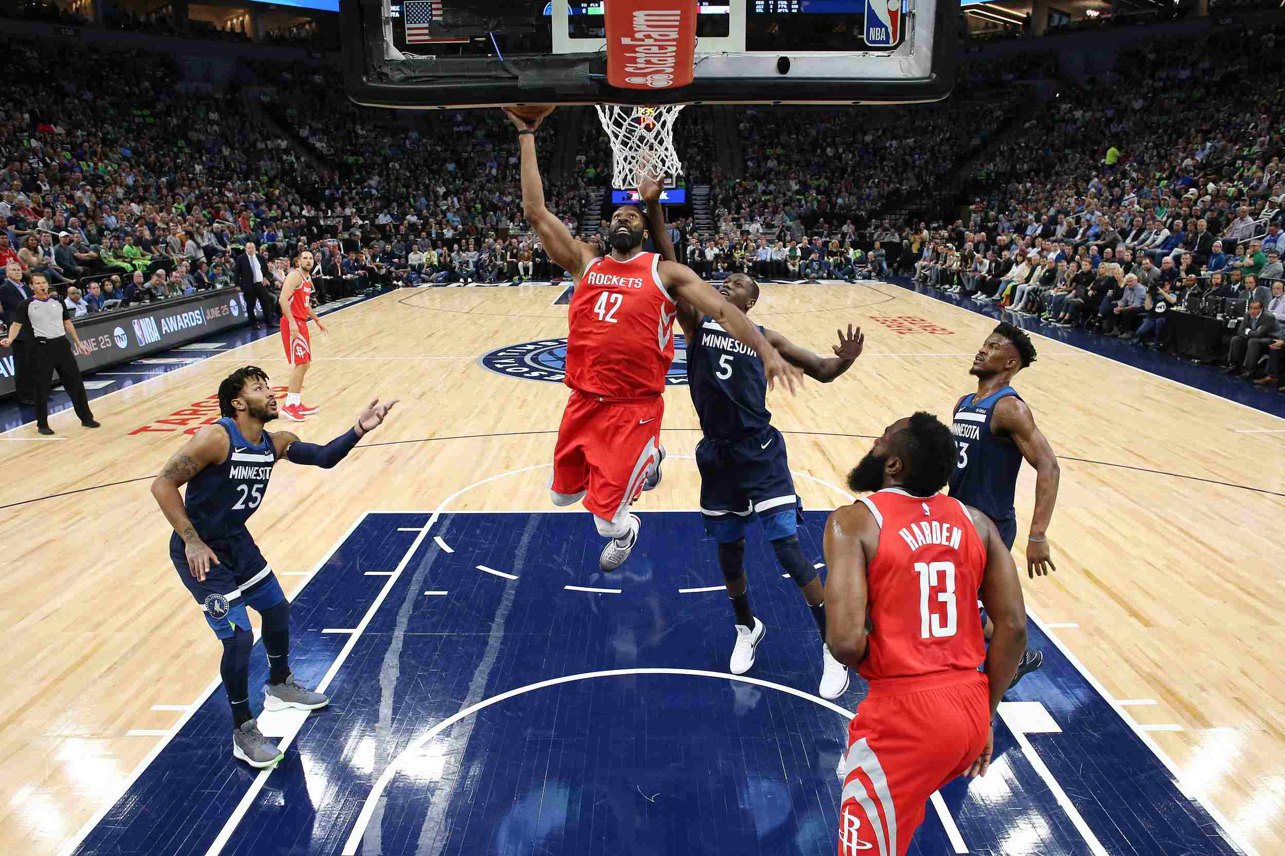 图片报：因两名前锋状态差，多特考虑冬窗签维罗纳前锋焦瓦内（图片报：双前锋低迷，多特或冬窗引进维罗纳射手焦瓦内）