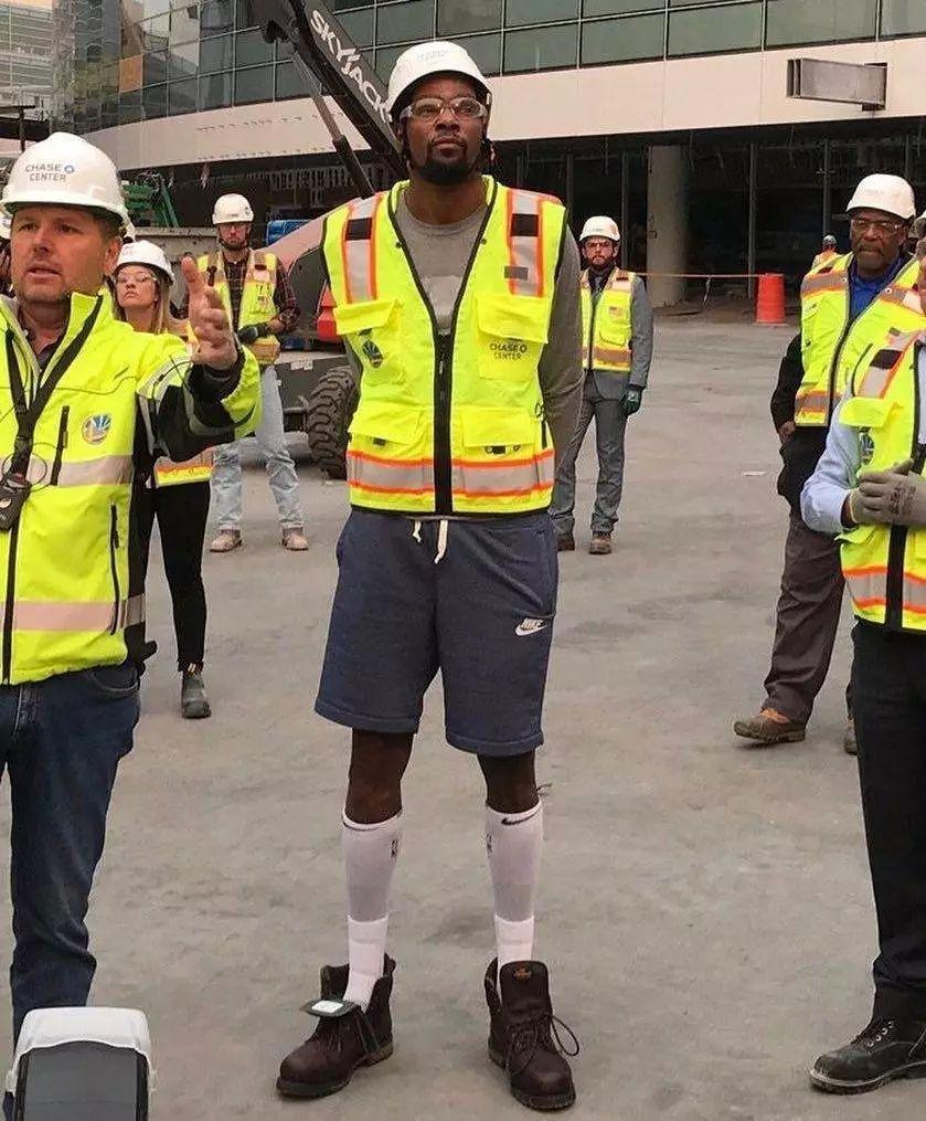 国米vs威尼斯：小图拉姆搭档皮奥；迪乌夫、苏契奇首发（国际米兰战威尼斯：小图拉姆联手皮奥，迪乌夫和苏契奇首发）