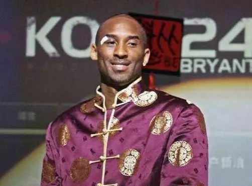 重庆铜梁龙冲超成功，重庆足球时隔4个赛季重返中超（重庆铜梁龙完成冲超，重庆足球阔别四个赛季重回中超）