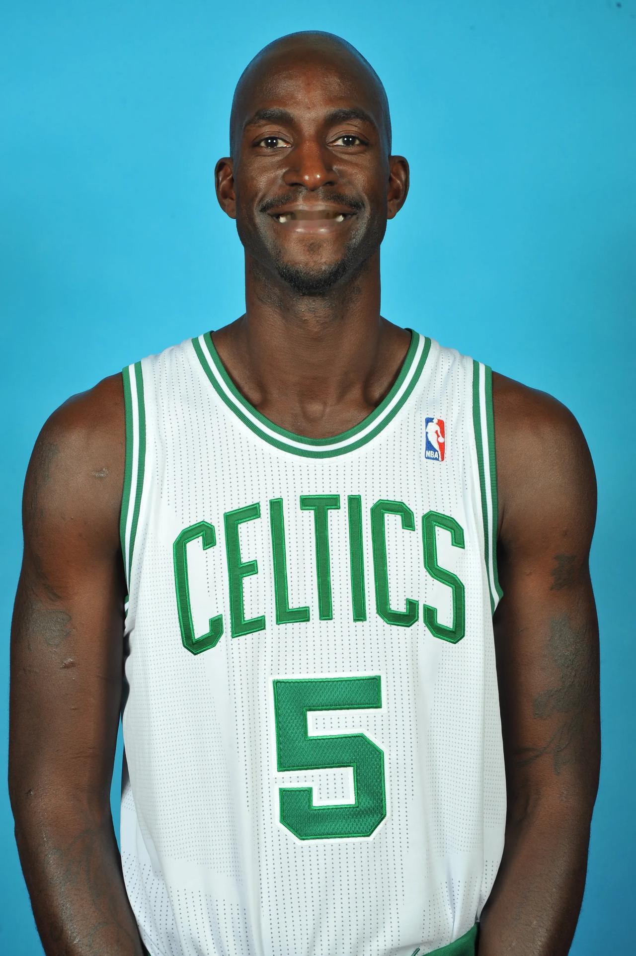 火箭哈登连续三场得分30+（哈登为火箭连砍三场30+得分）